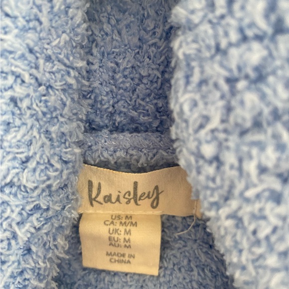 Periwinkle sweater - Picture 2 of 3